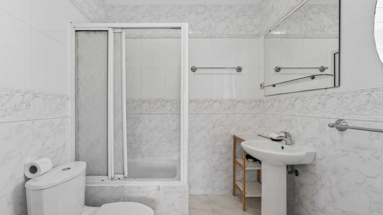 Photo of Bathroom in Quarteira