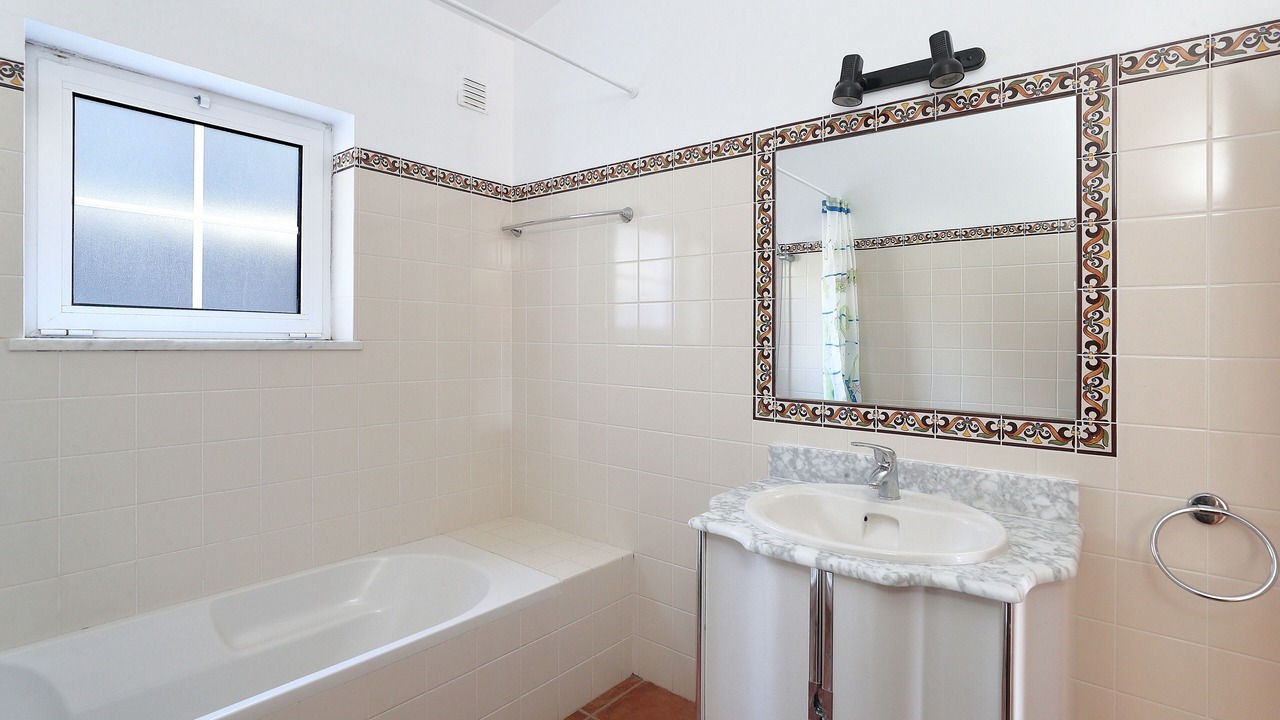 Photo of Bathroom in Monchique