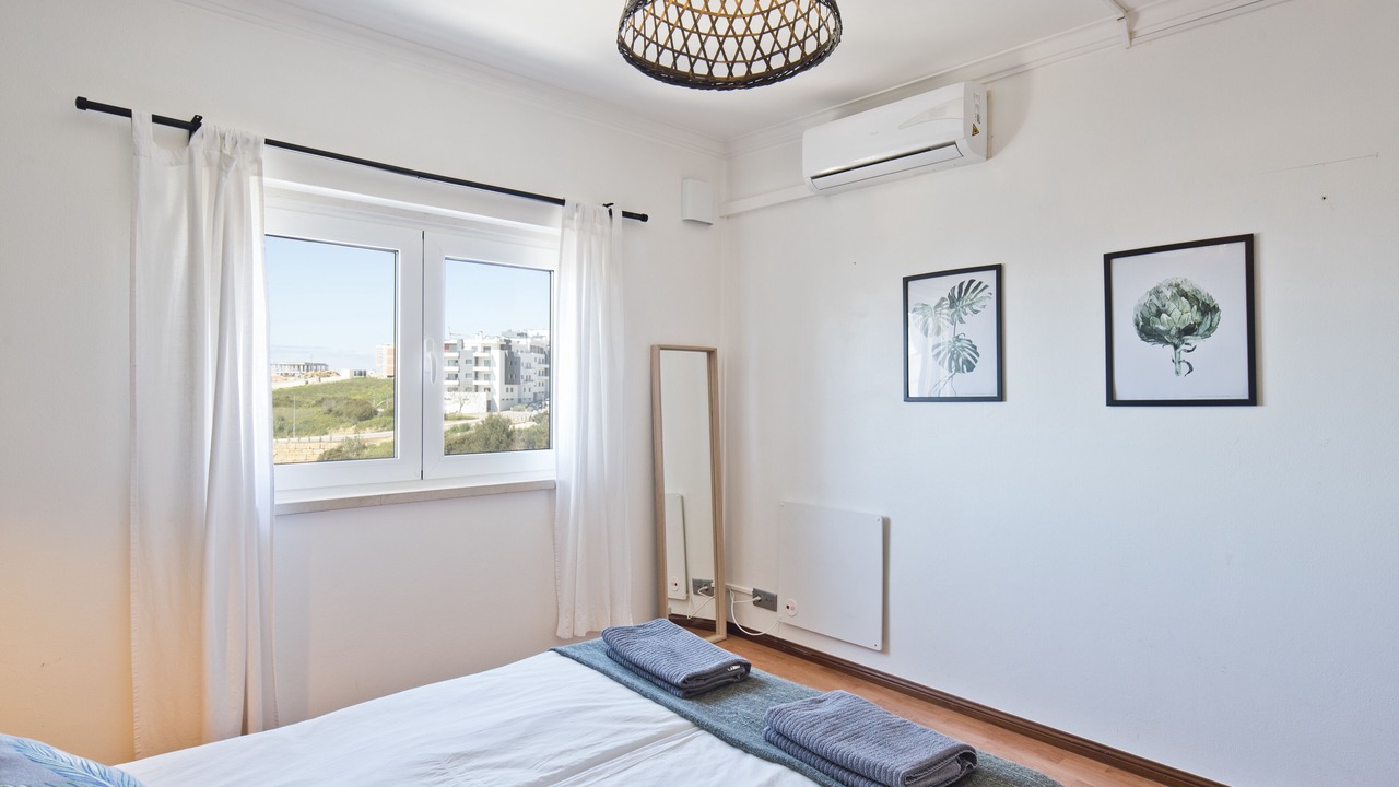 Photo of Bedroom in Ericeira