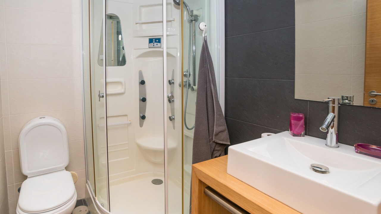 Photo of Bathroom in Patroves