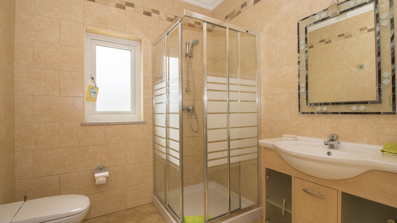 Photo of Bathroom in Quarteira