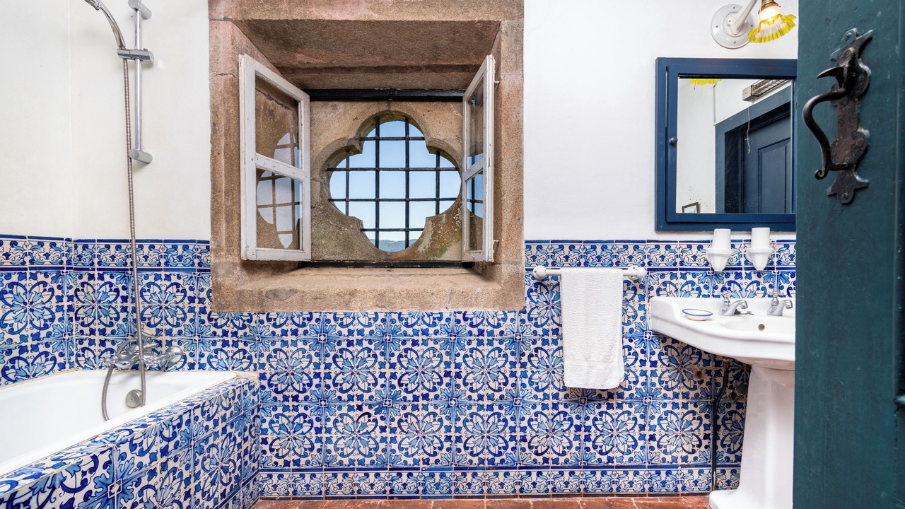 Photo of Bathroom in Lanheses