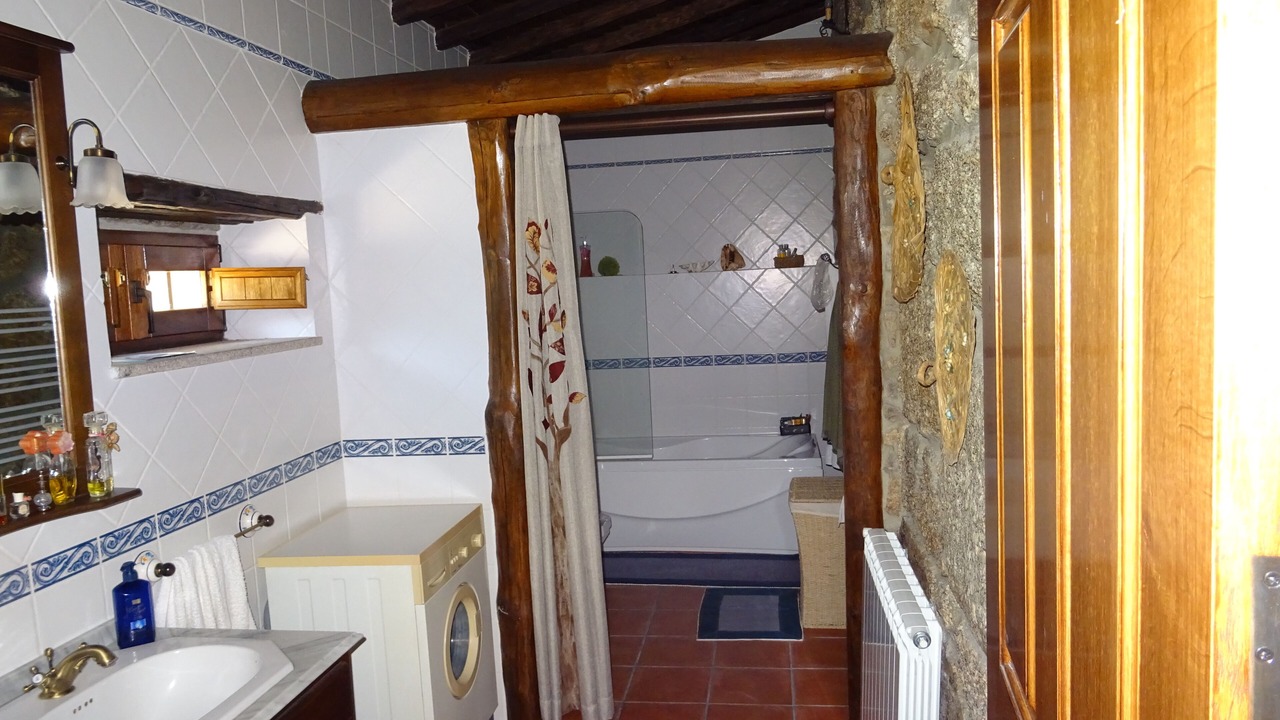Photo of Bathroom in Covilha