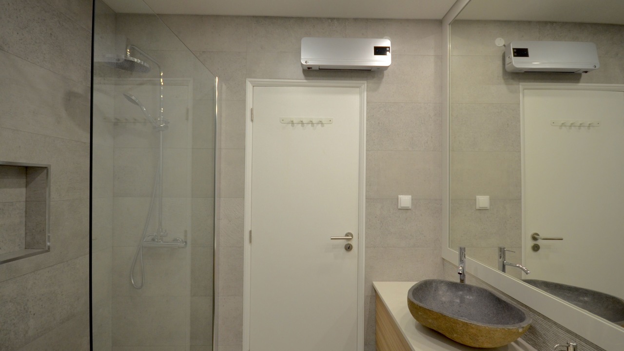 Photo of Bathroom in Atalaia