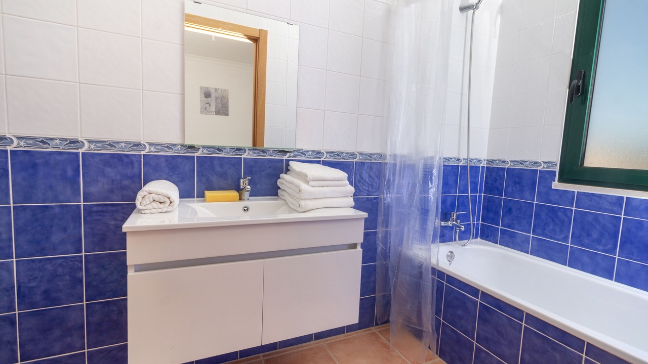 Photo of Bathroom in Retur