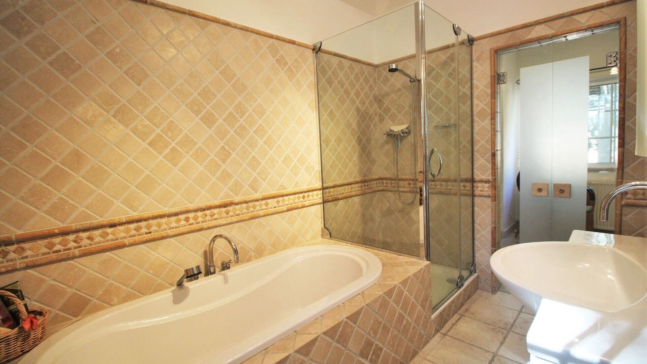 Photo of Bathroom in Porches