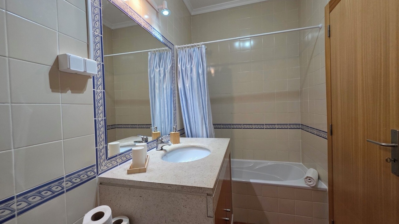 Photo of Bathroom in Meia Praia