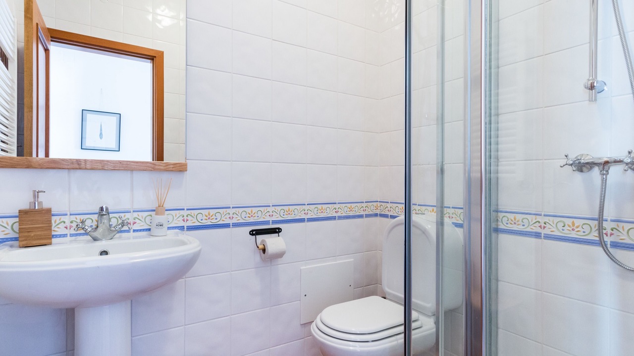Photo of Bathroom in Salema