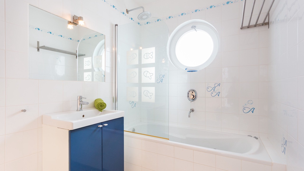 Photo of Bathroom in Budens