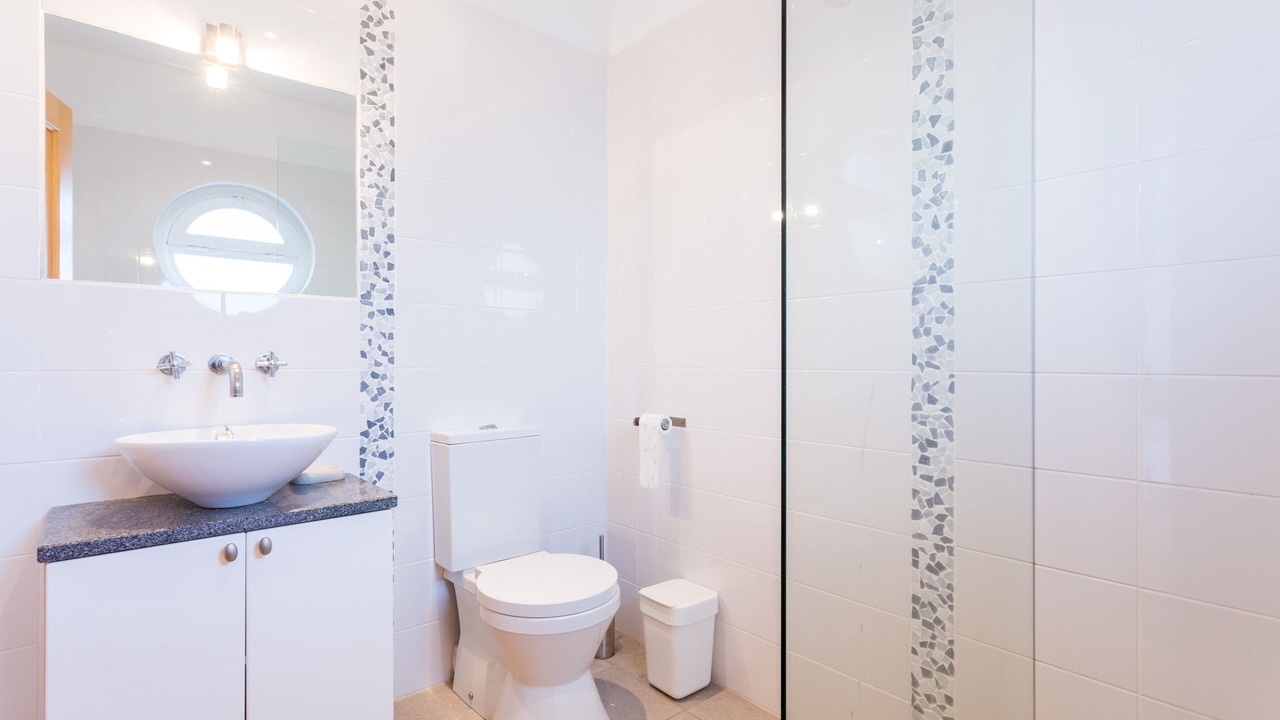 Photo of Bathroom in Budens