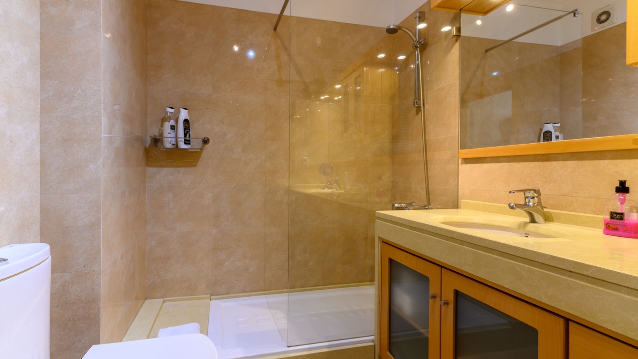 Photo of Bathroom in Carcavelos
