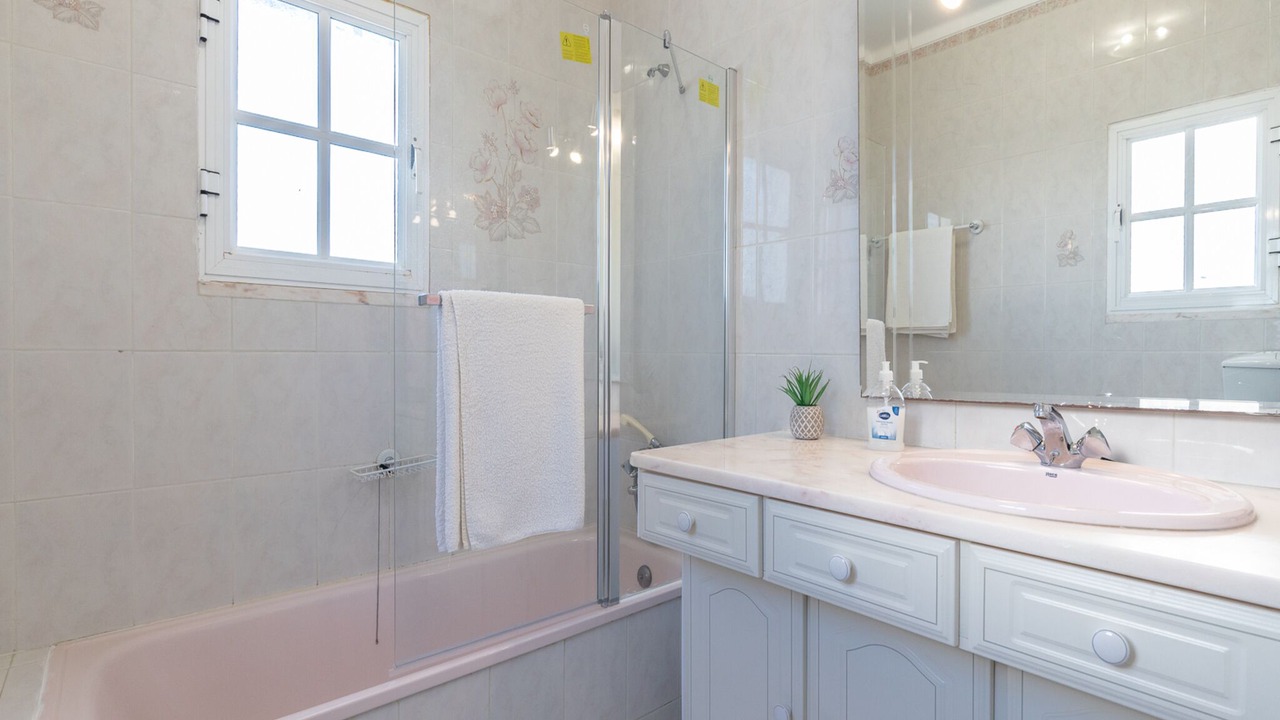 Photo of Bathroom in Manta Rota