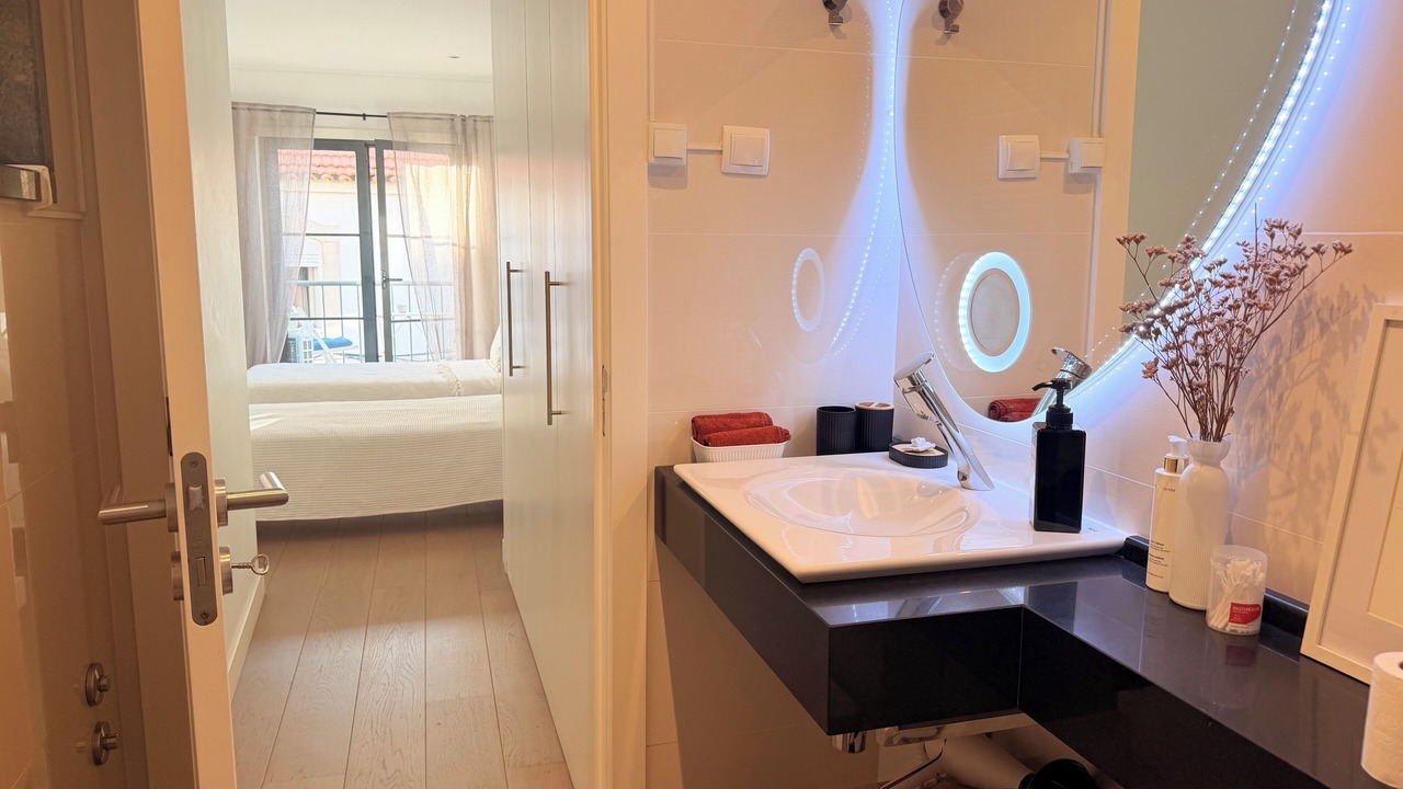 Photo of Bathroom in Cascais