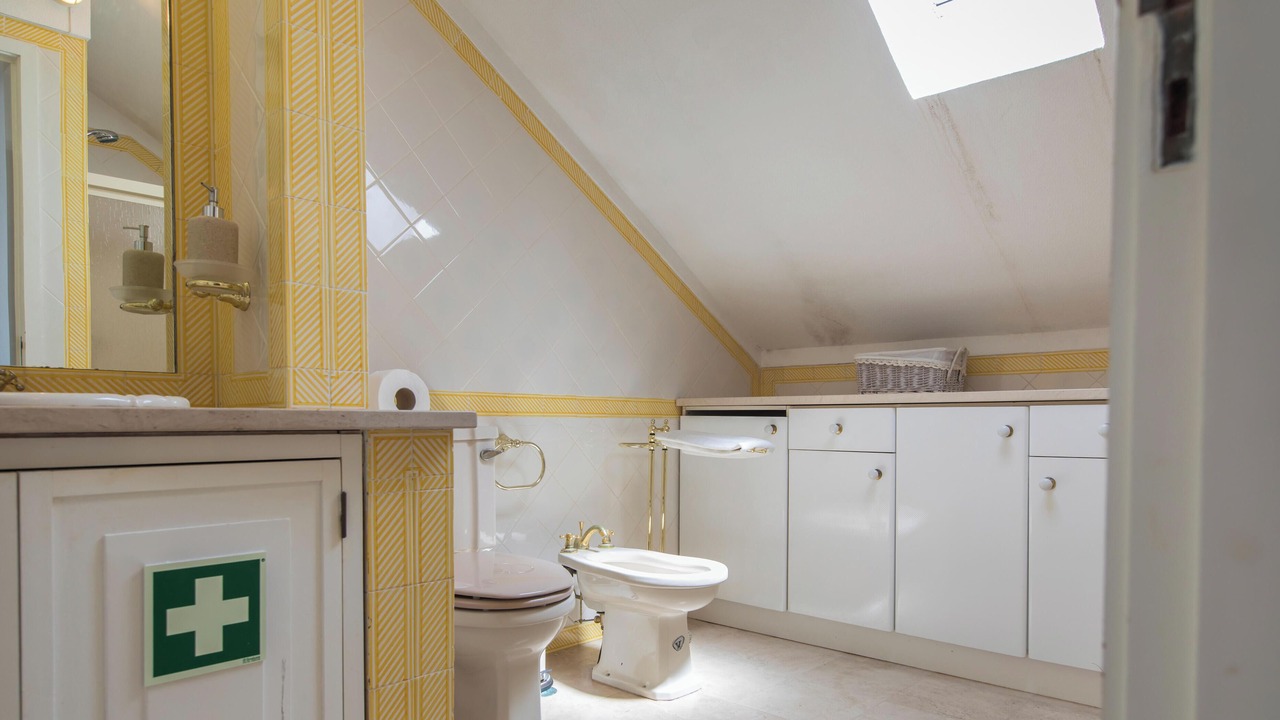 Photo of Bathroom in Azenhas do Mar