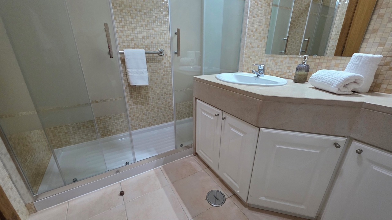 Photo of Bathroom in Peniche