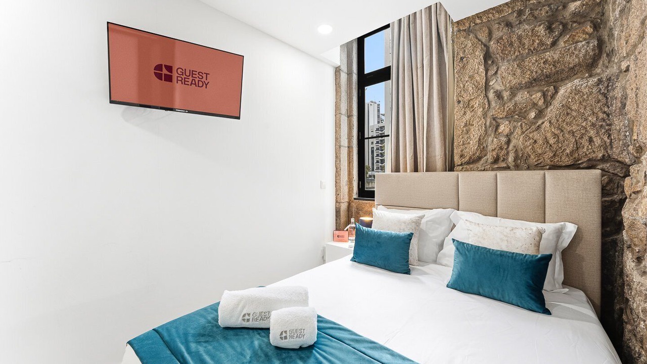 Photo of Bedroom in Lordelo do Ouro e Massarelos