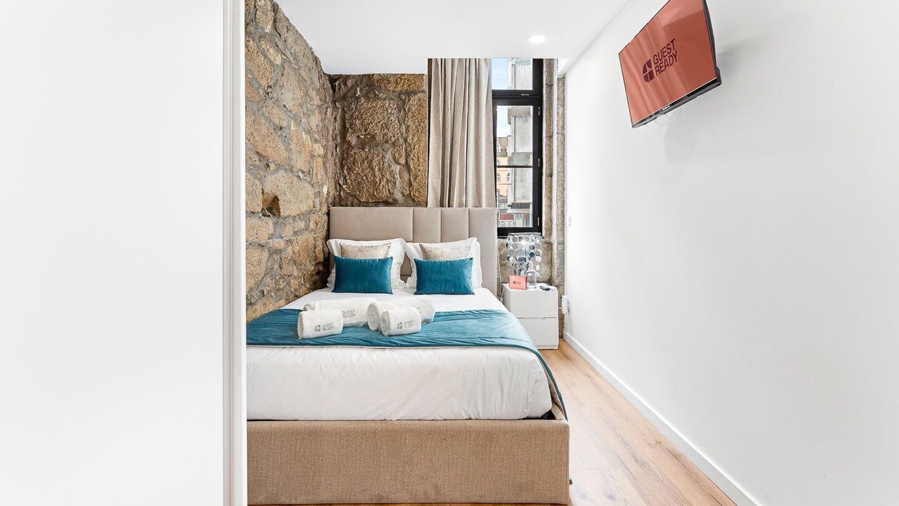 Photo of Bedroom in Lordelo do Ouro e Massarelos