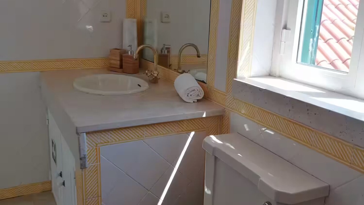 Photo of Bathroom in Azenhas do Mar