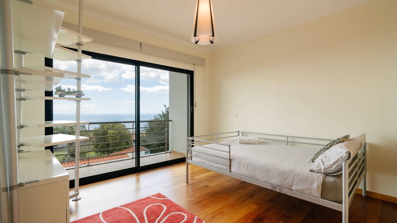 Photo of Bedroom in Canhas