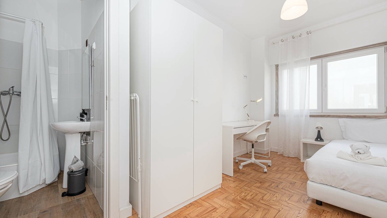 Photo of Bathroom in Campolide