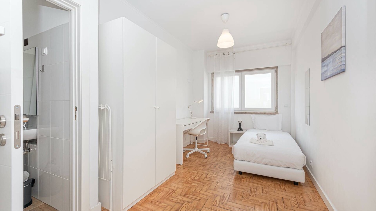 Photo of Bedroom in Campolide