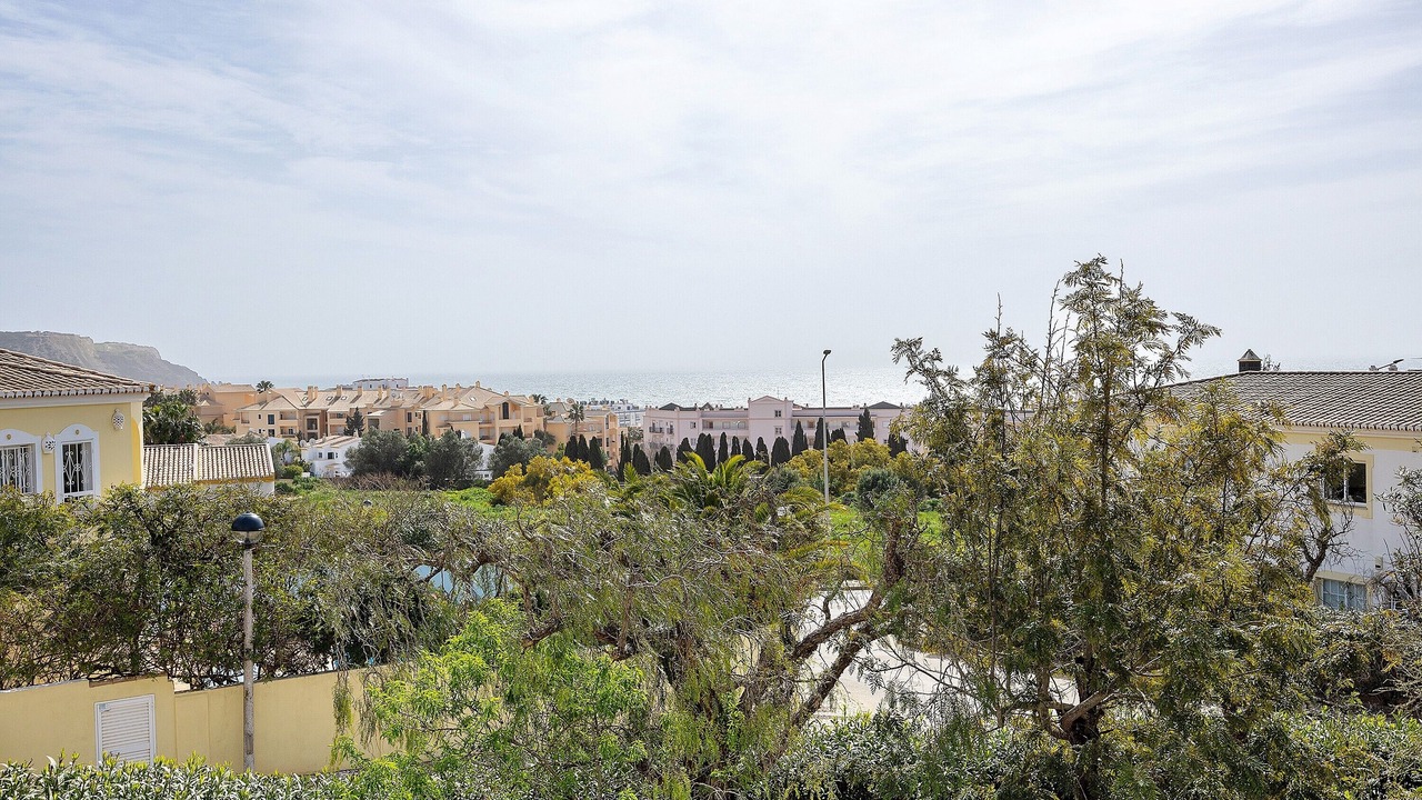 Photo of Others in Luz
