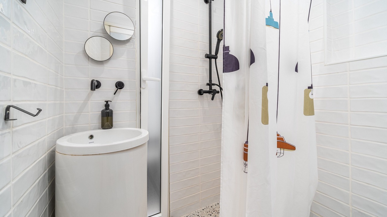 Photo of Bathroom in Portimao City Centre