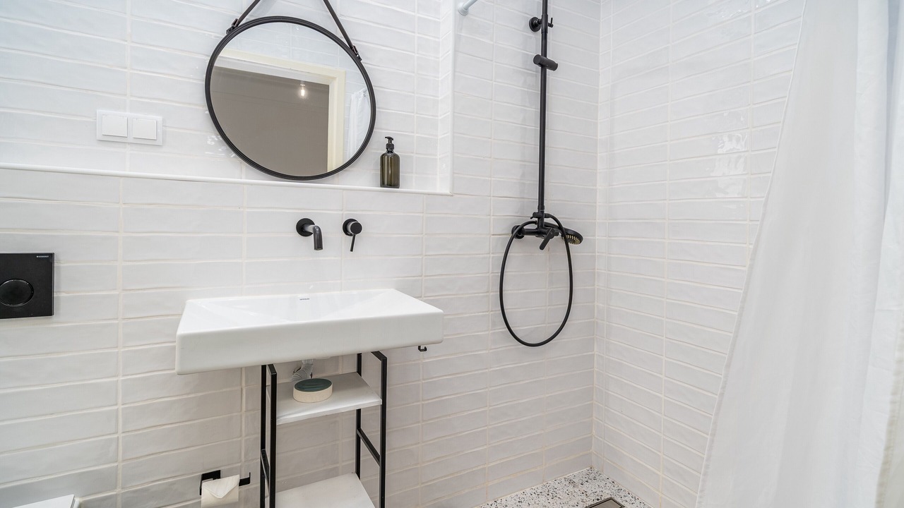 Photo of Bathroom in Portimao City Centre