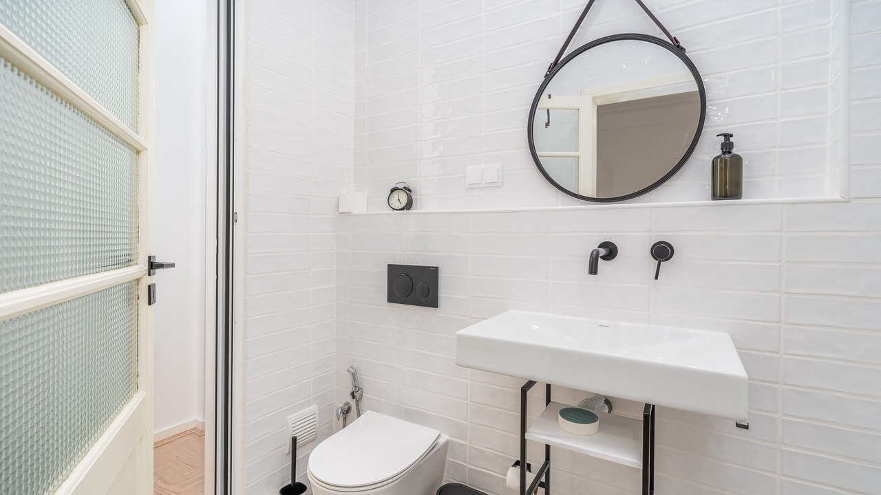 Photo of Bathroom in Portimao City Centre