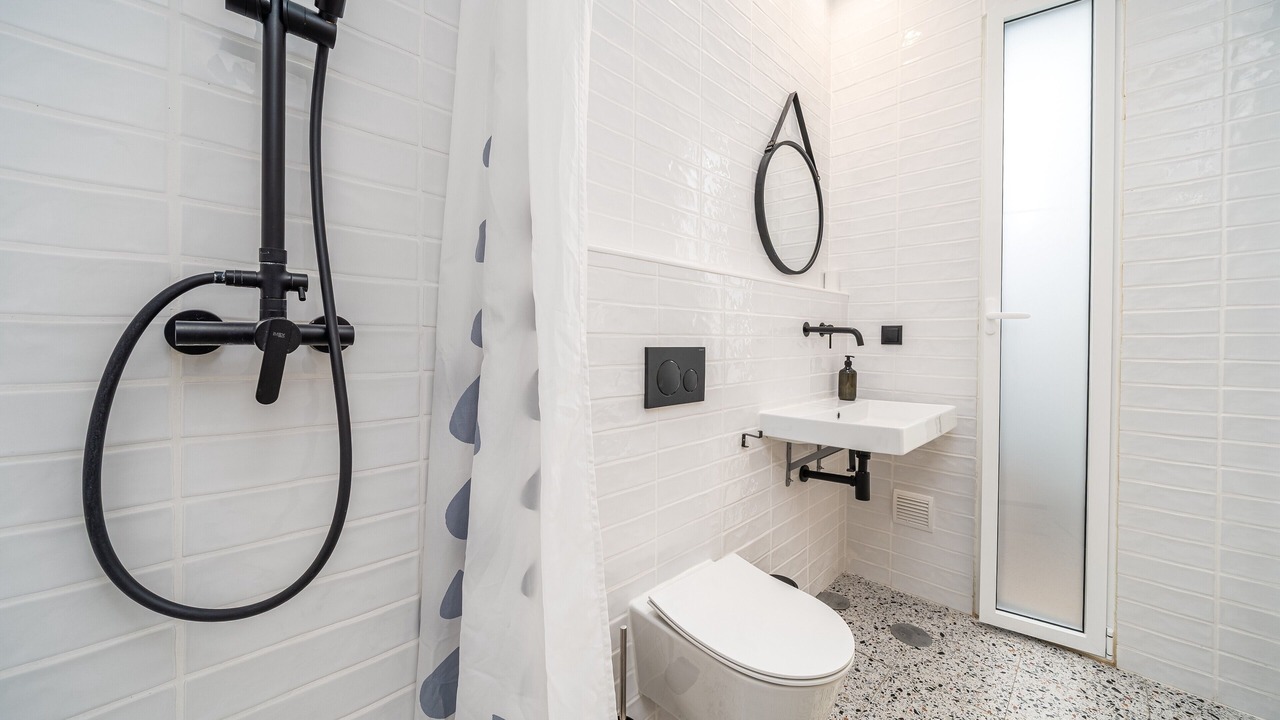 Photo of Bathroom in Portimao City Centre
