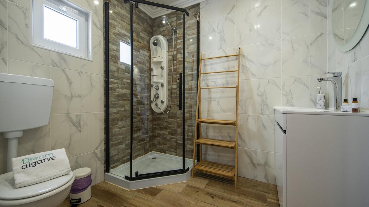 Photo of Bathroom in Bensafrim