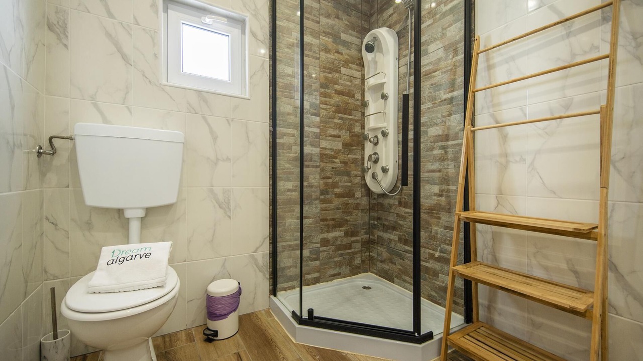 Photo of Bathroom in Bensafrim