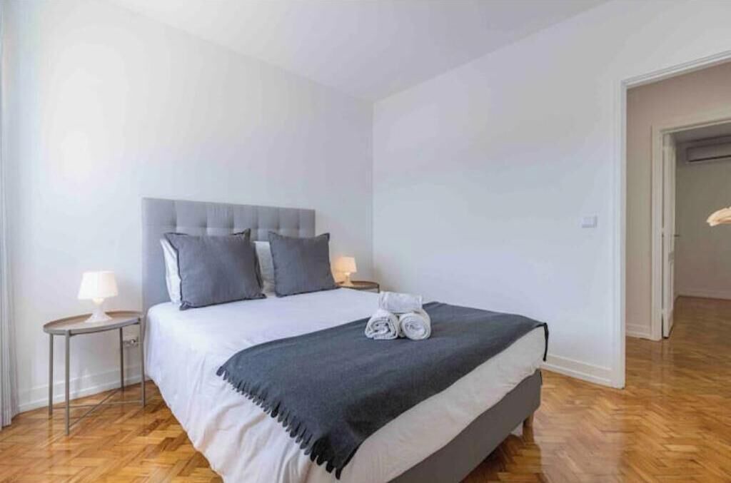 Photo of Bedroom in Carcavelos