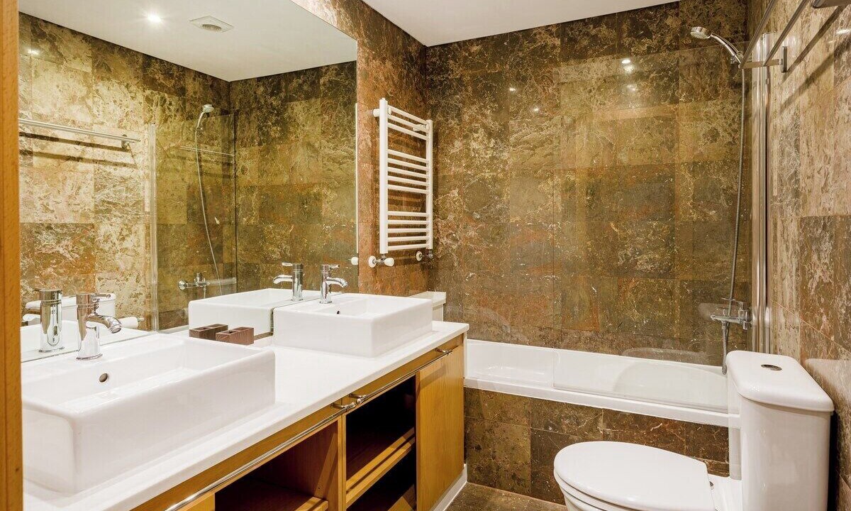 Photo of Bathroom in Benfica