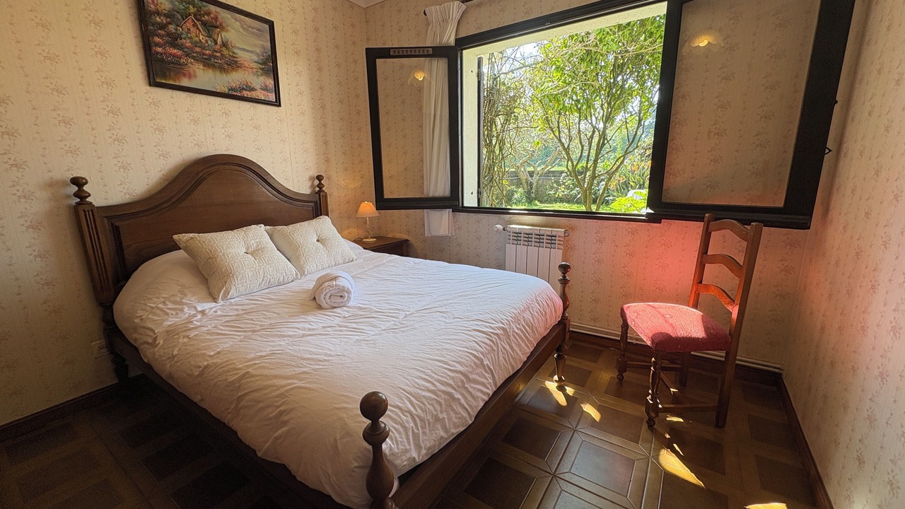 Photo of Bedroom in Caminha
