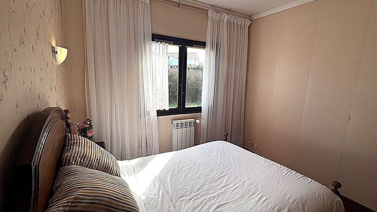 Photo of Bedroom in Caminha