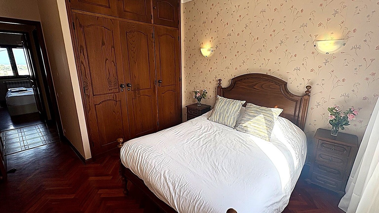 Photo of Bedroom in Caminha