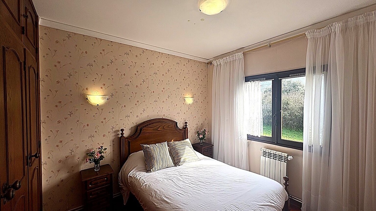 Photo of Bedroom in Caminha