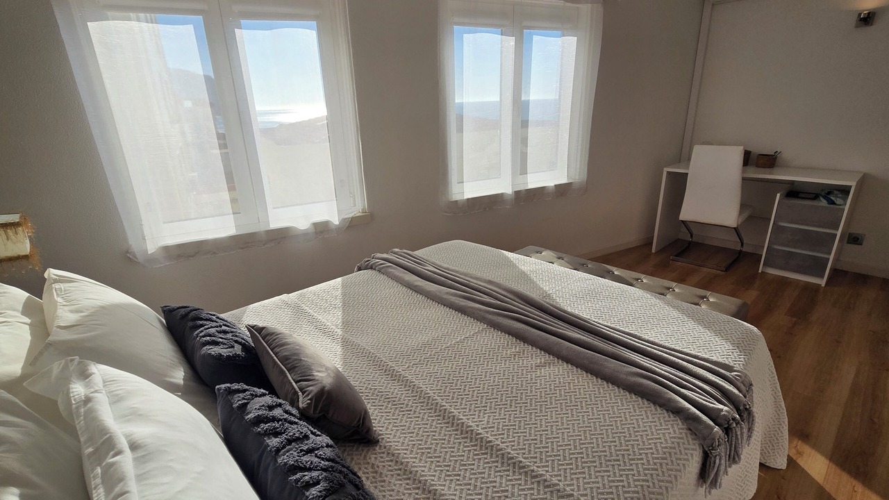 Photo of Bedroom in Sesimbra