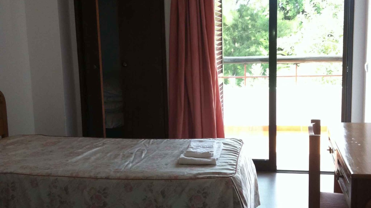 Photo of Bedroom in Alporchinhos