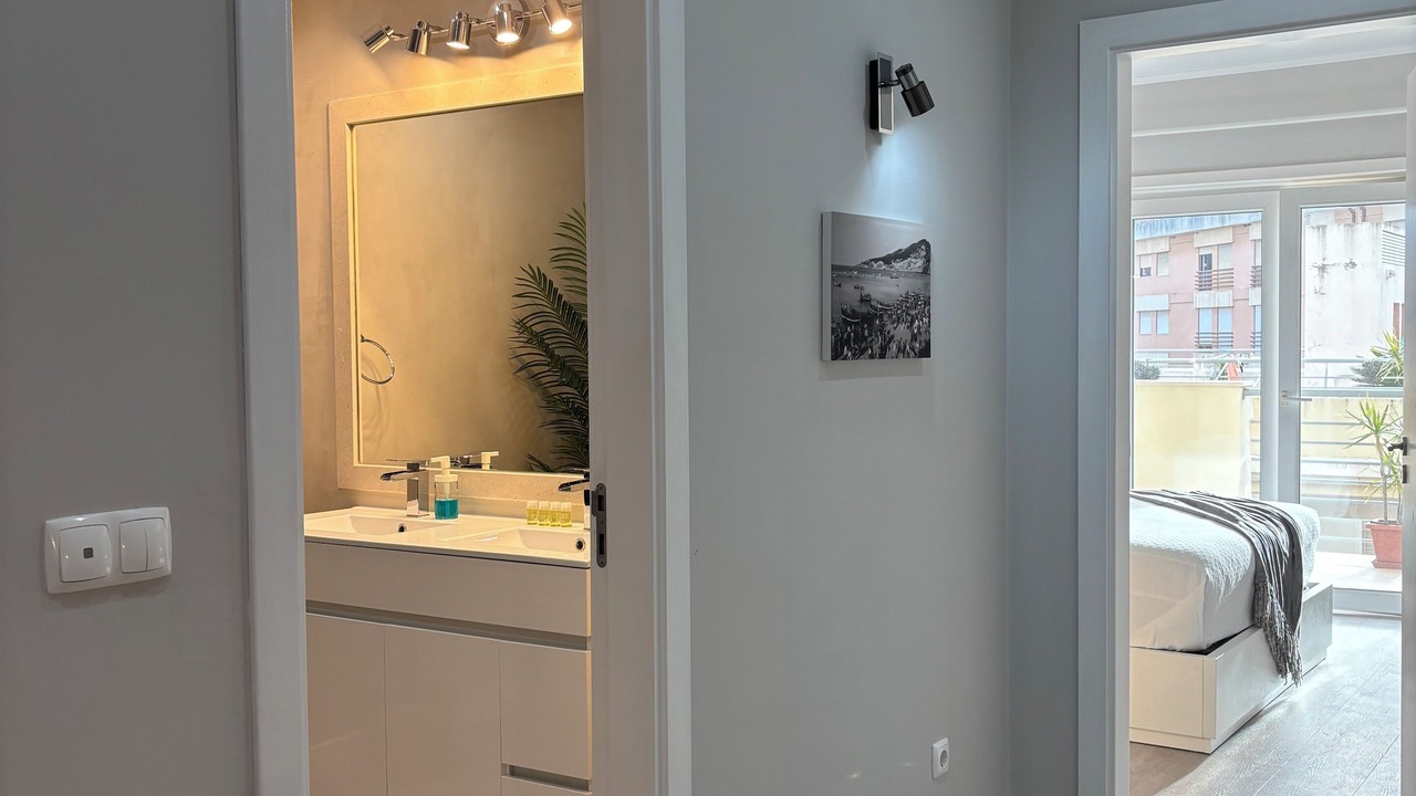 Photo of Bedroom in Sesimbra