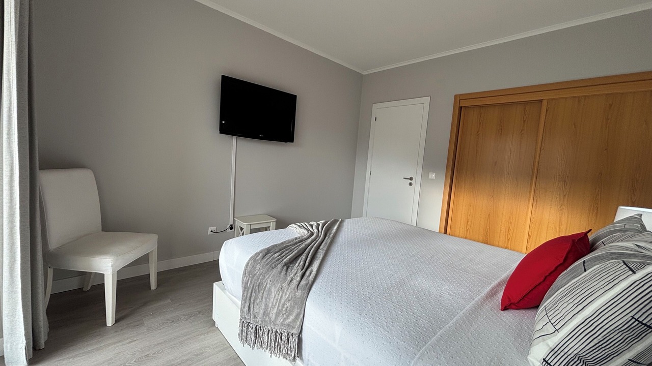 Photo of Bedroom in Sesimbra