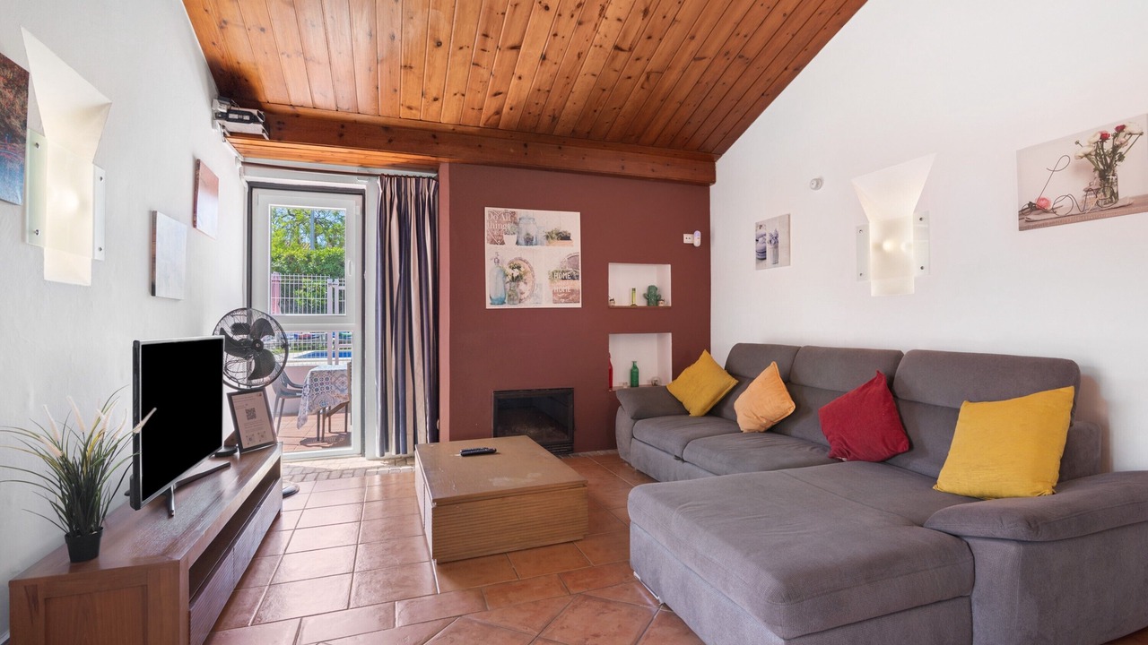 Photo of Livingroom in Oura