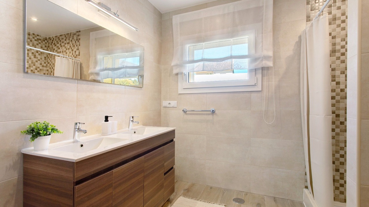 Photo of Bathroom in Alcobaca
