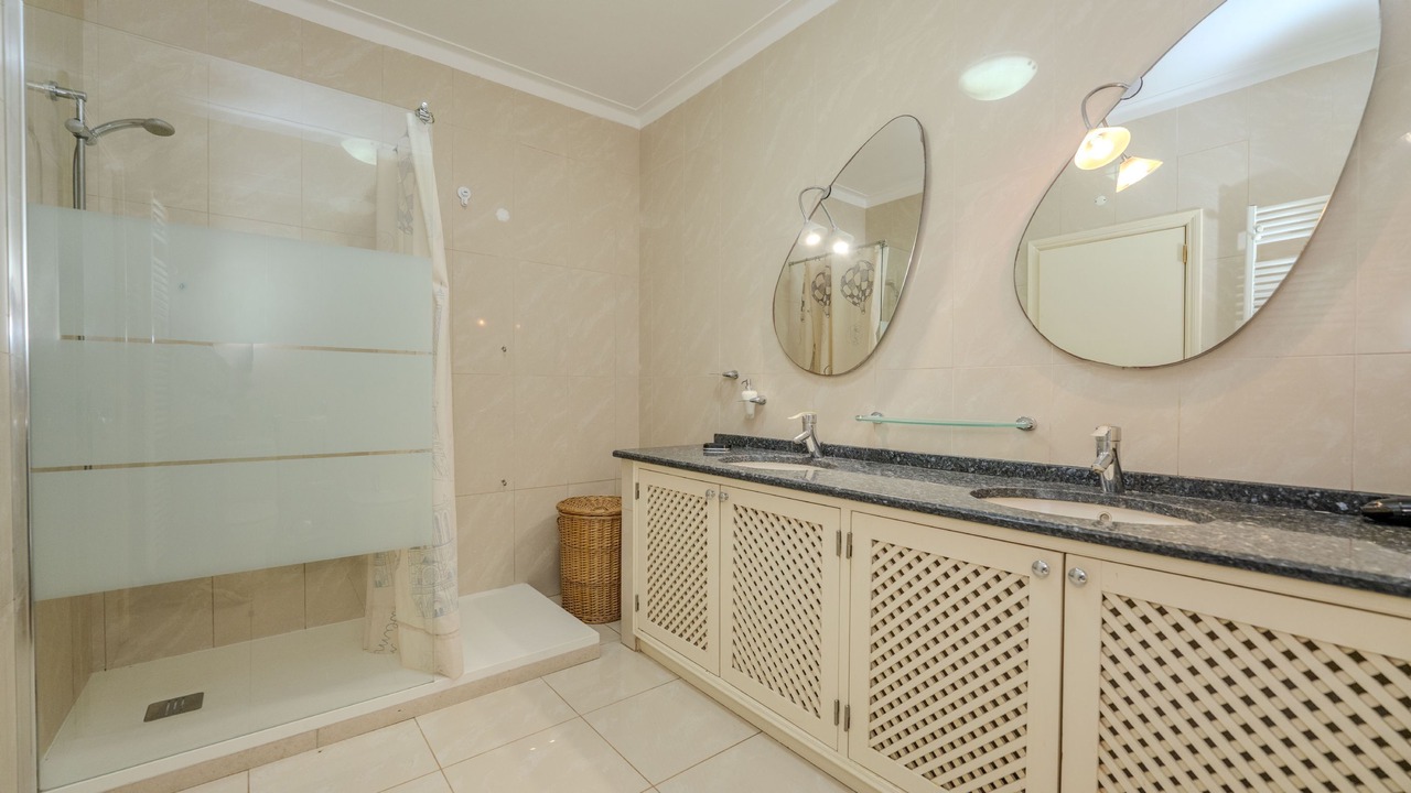 Photo of Bedroom in Lagoa e Carvoeiro