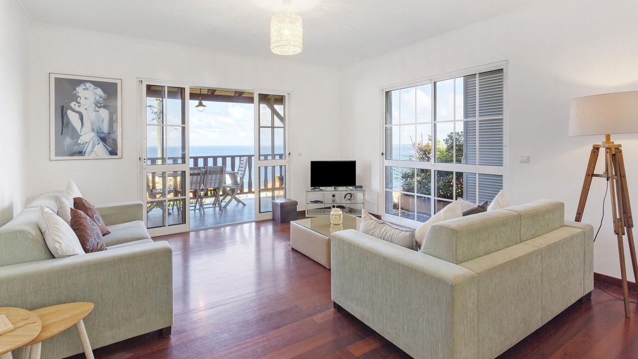Photo of Livingroom in Calheta