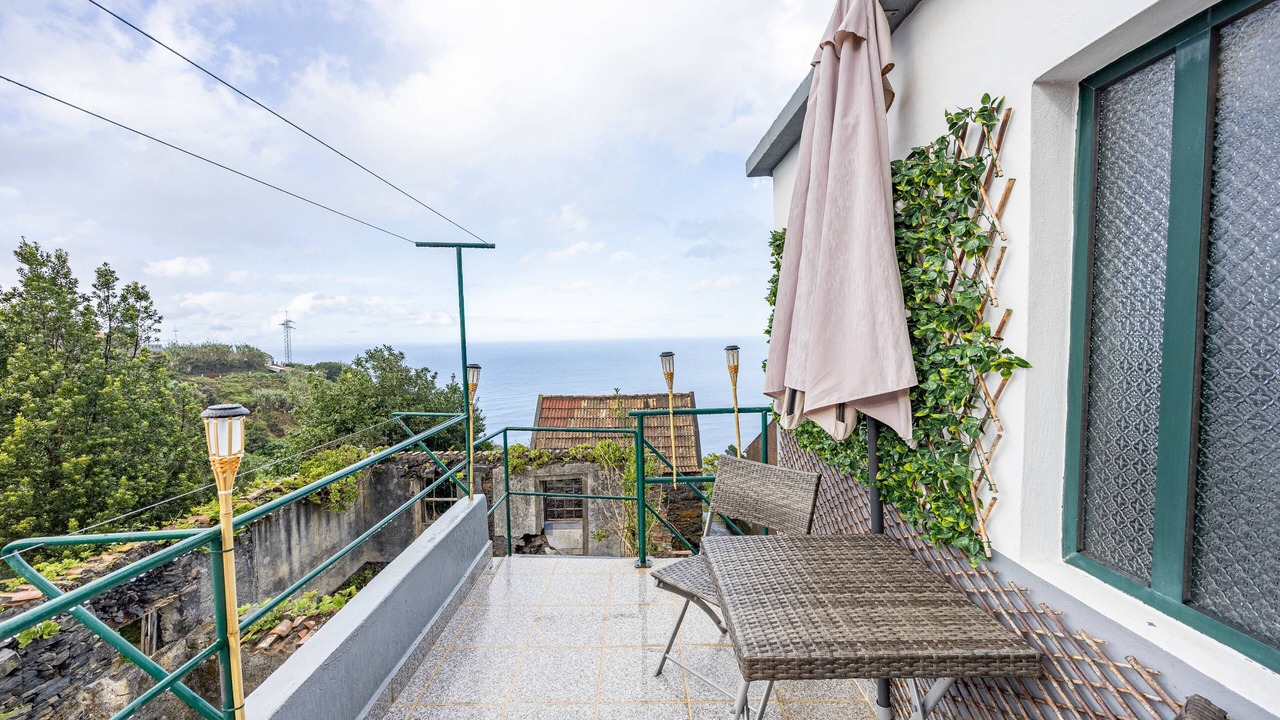Photo of Patio Balcony in Porto Moniz
