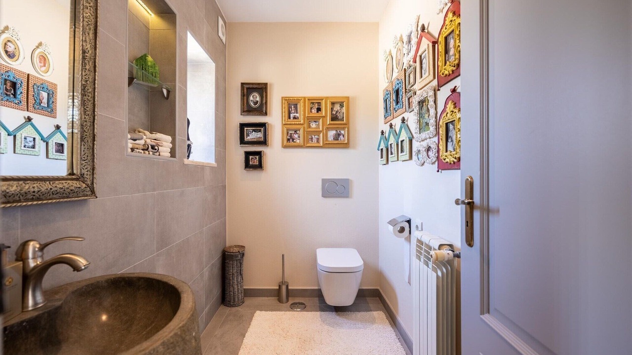 Photo of Bathroom in Budens