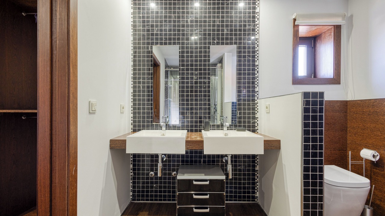 Photo of Bathroom in Lordelo do Ouro e Massarelos