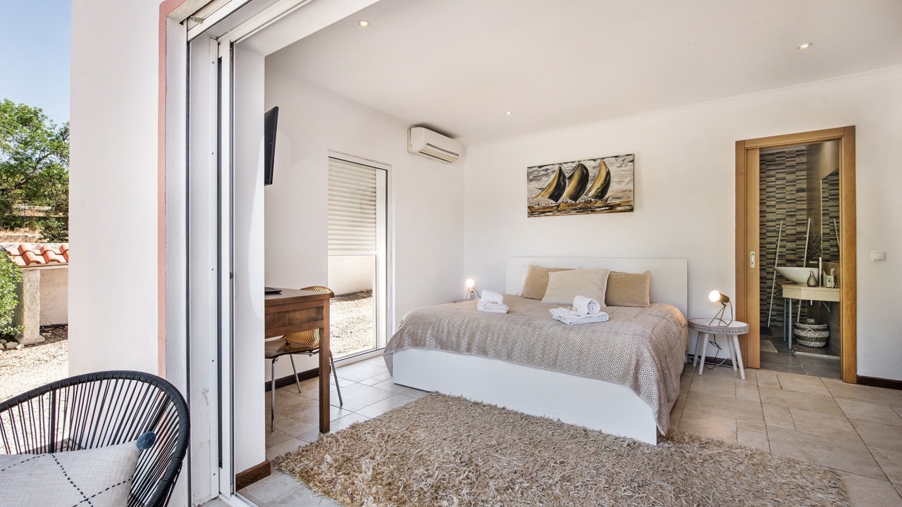 Photo of Bedroom in Apra